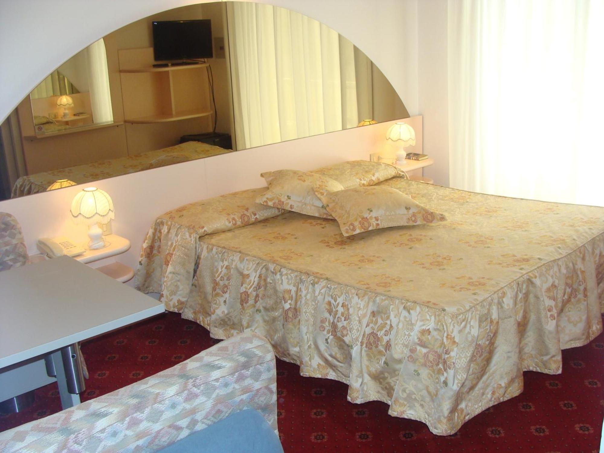Hotel Villa Luisa Λινιάνο Σαμπιαντόρο Εξωτερικό φωτογραφία