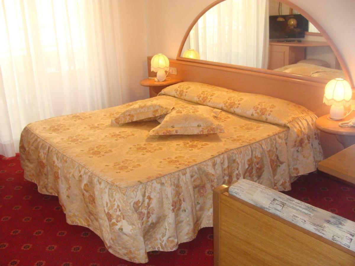 Hotel Villa Luisa Λινιάνο Σαμπιαντόρο Εξωτερικό φωτογραφία